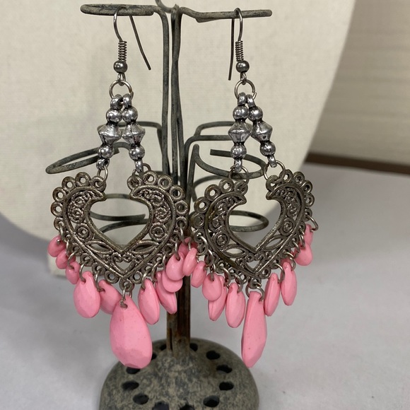 Jewelry - Pink open heart silvertone dangling earrings